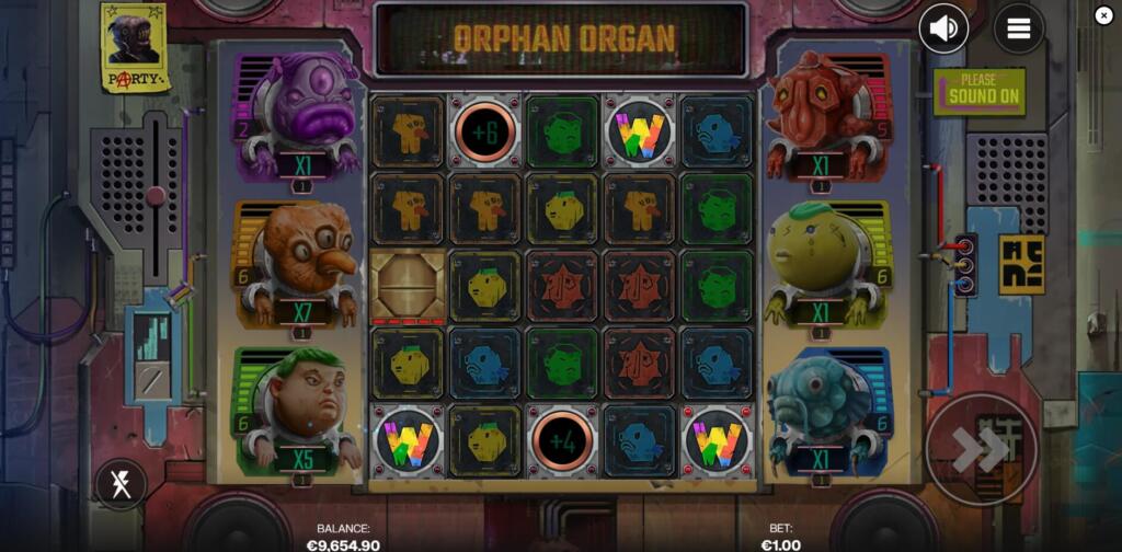 Airlock Features are Unlocked When a Special Eye Scatter Appears on The Reels