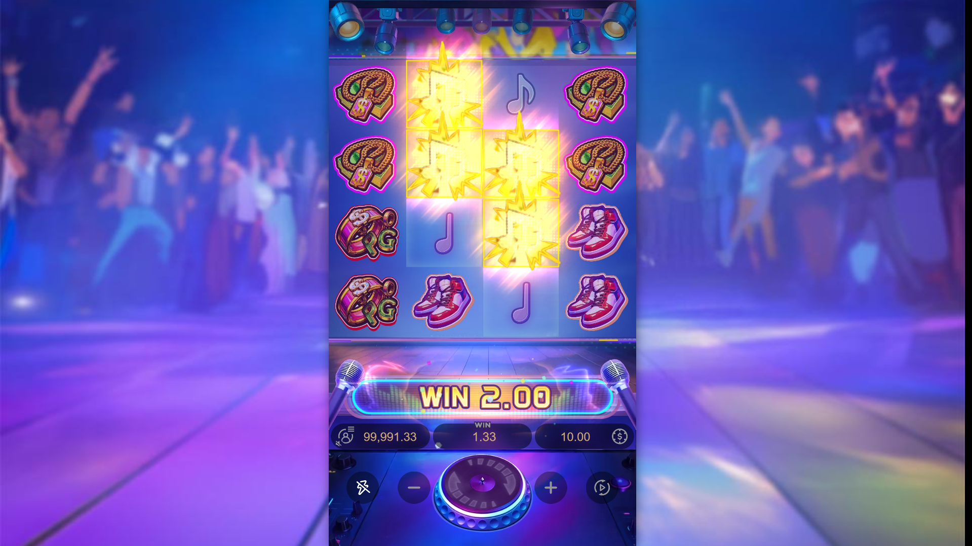 Funky Fortunez base game cluster win