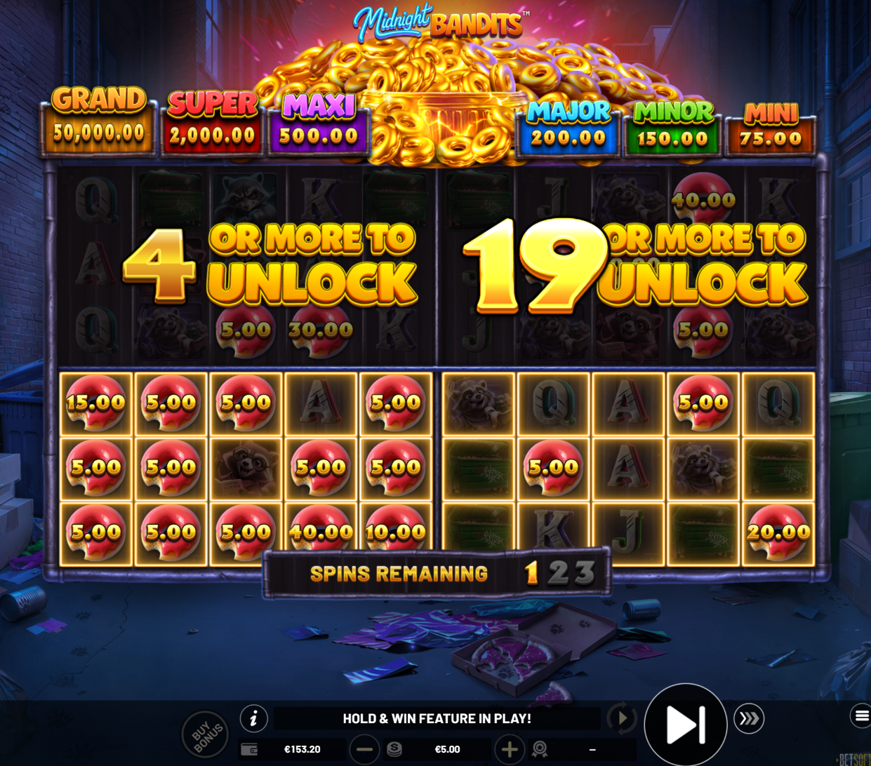 Midnight Bandits Hold & Win feature with locked bonus symbols and expanding grid