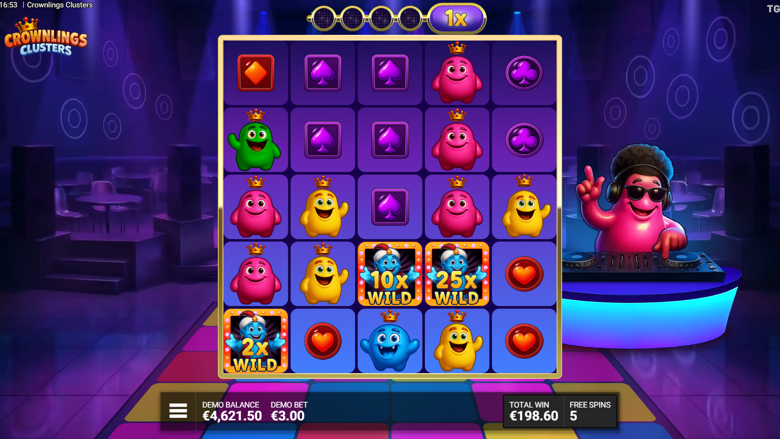 Crownlings Clusters Royal Party Free Spins feature with global cascade multiplier