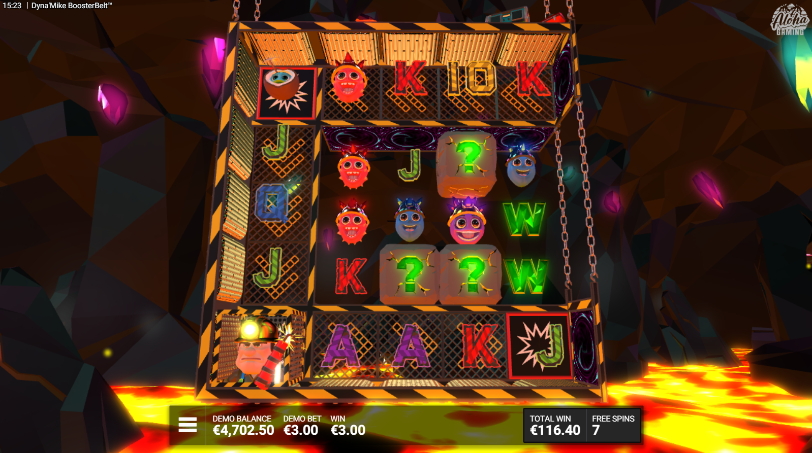 Dyna'Mike BoosterBelt - Mike symbols with dynamite sticks during bonus