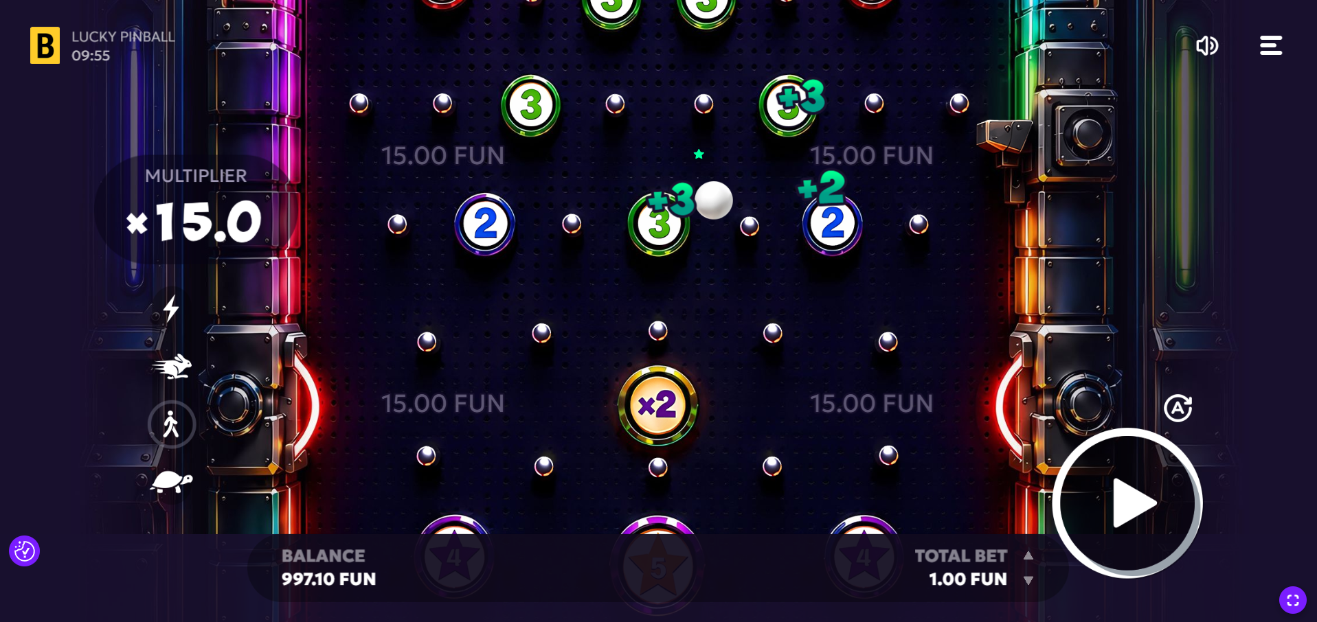 Lucky Pinball gameplay screenshot showing the pinball field and multiplier points