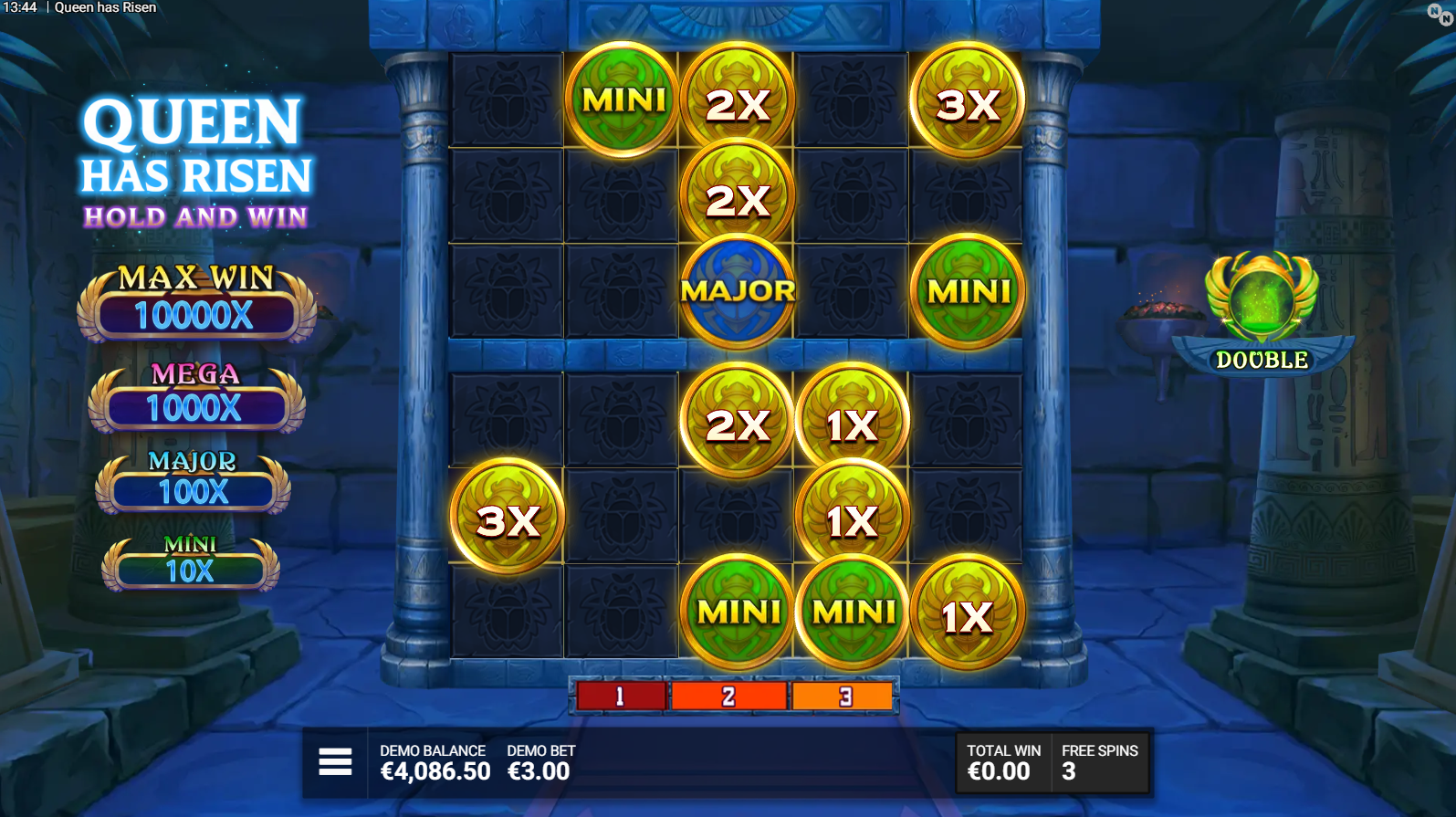 Queen Has Risen Single Divine Bonus with Double Reels feature showing two active grids
