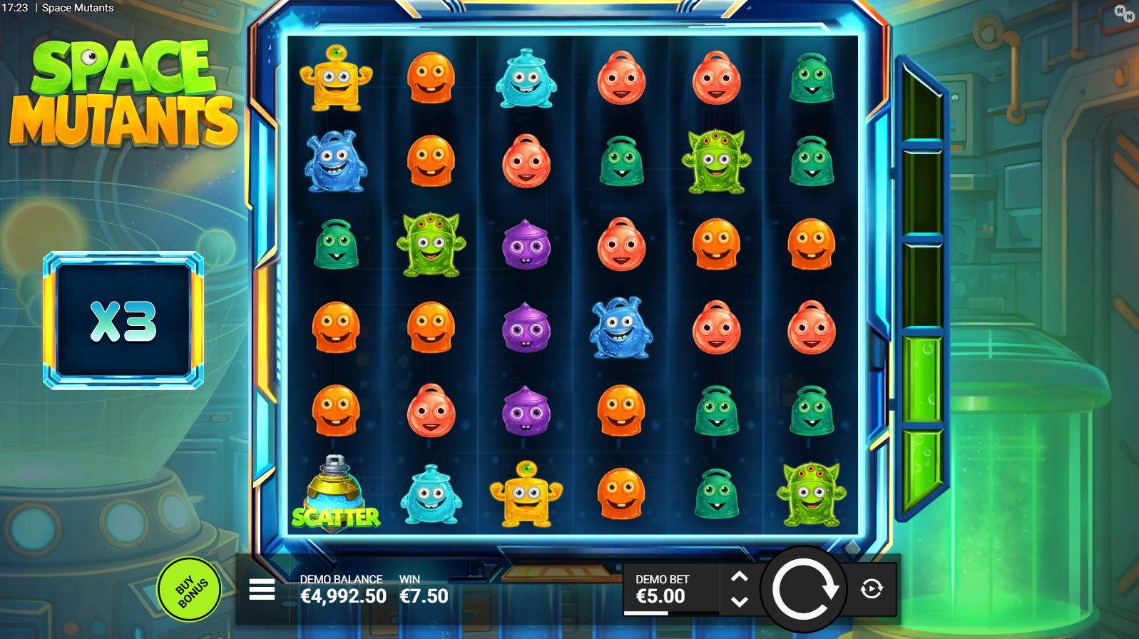 Space Mutants base game showing the 6x6 cluster pays grid with mutant symbols